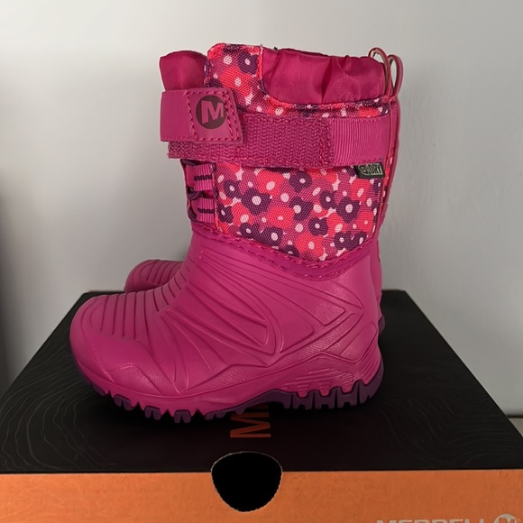 NIB Merrell Snow Quest boots - Picture 2 of 4